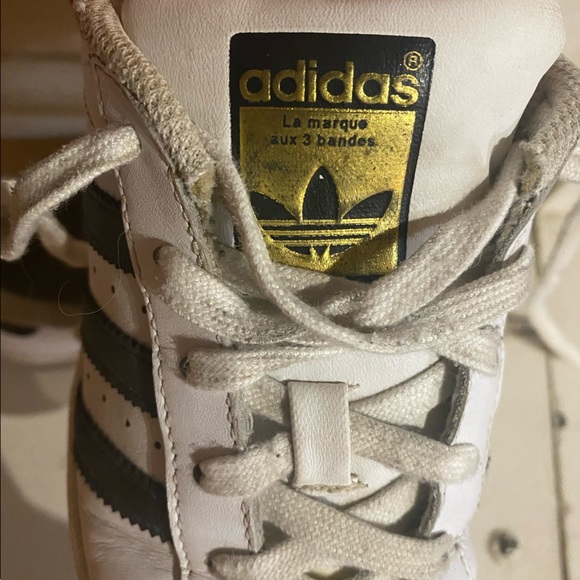 Adidas Original Superstars - Kids size 4.5 = Women’s US size 6 - Picture 3 of 8